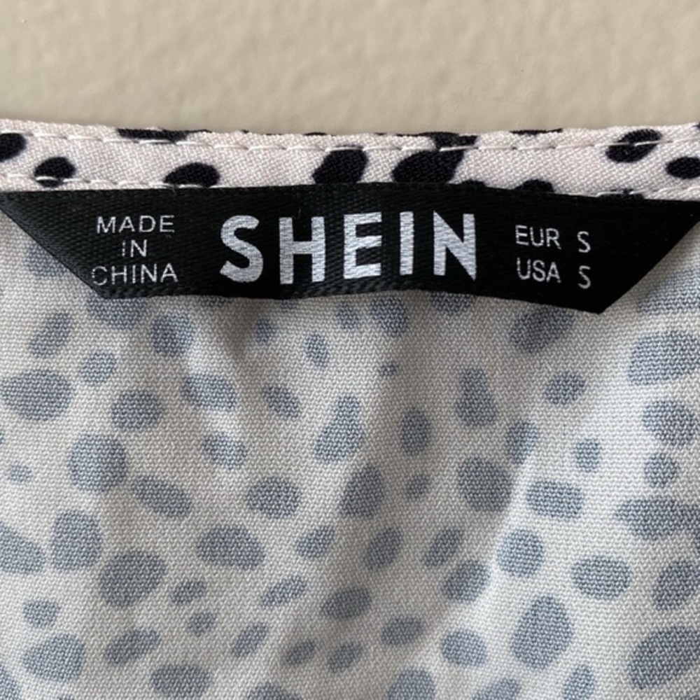 SHEIN V-cay Tie Front Ruffle Hem Top - Picture 3 of 6